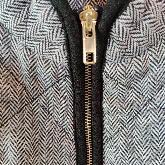 41 Hawthorn Vest - Picture 4 of 9